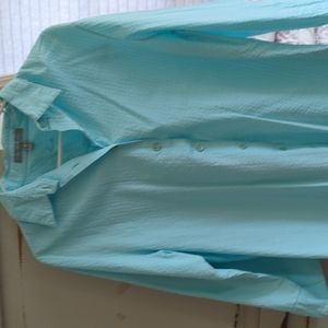 Foxcroft women’s turquoise button up blouse Size 16 in seersucker fabric.